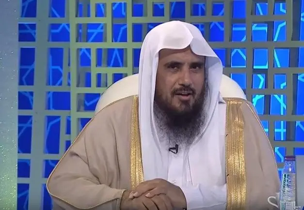  شاهد.. شيخ سعودي ينصح بدعاء ينبغي لكل مسلم أن يحفظه ويقوله في كل صلاة (فيديو)