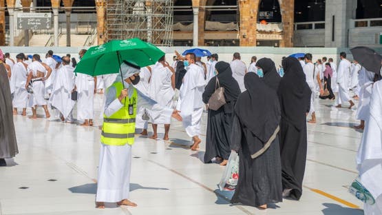 لأول مرة في التاريخ...السعودية تعلن عن حدث تاريخي حدث في صحن المطاف وجوار الكعبة 