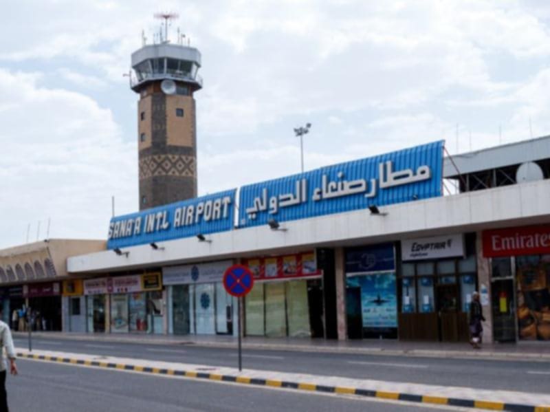 محامي صالح يكشف تفاصيل الرحلات الغامضة...ما الذي يحدث في مطار صنعاء؟ 