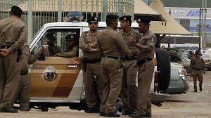 بعد ظهوره بمقطع فيديو مسيء...شرطة الرياض تلقي القبض على مقيم يمني 