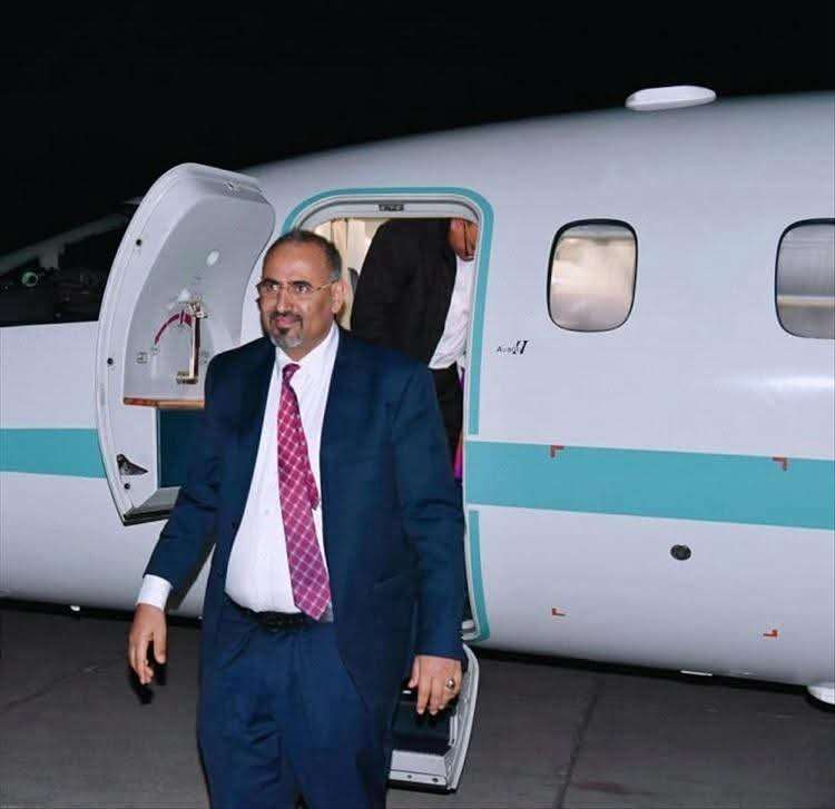 شاهد ماقاله...اعلامي عسكري يصدر تعليق ناري بشان عودة الزبيدي الى عدن 