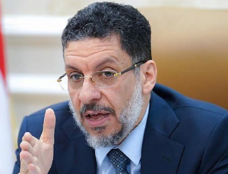 عاجل: بعد أنباء عن قرب إقالته...رئيس الوزراء اليمني يلتقي بسفراء هذه الدول ويطالبهم بسرعة القيام بهذا الأمر