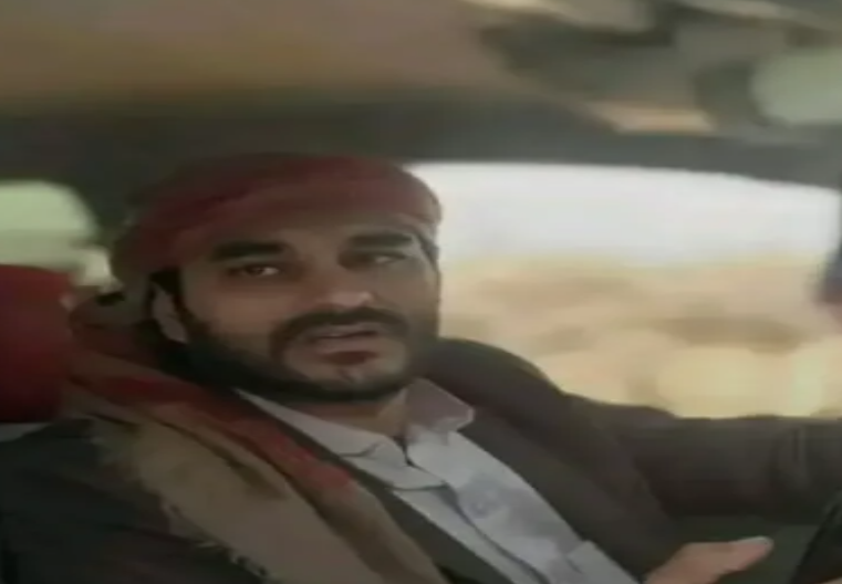 على يد أحد أقاربه...مقتل الشيخ مجد الأحمر طعنًا بالجنبية في عمران 